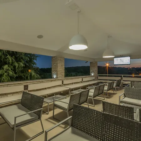 Adeo Hotel 4*
