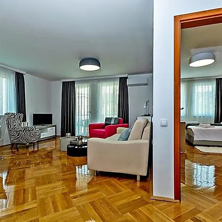 Adeo Hotel 4*