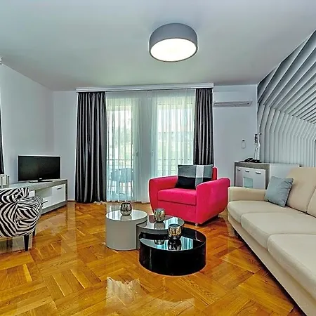 Adeo Hotel
