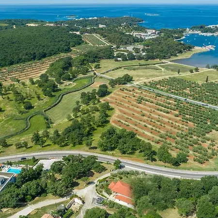 Hotel Adeo 4*