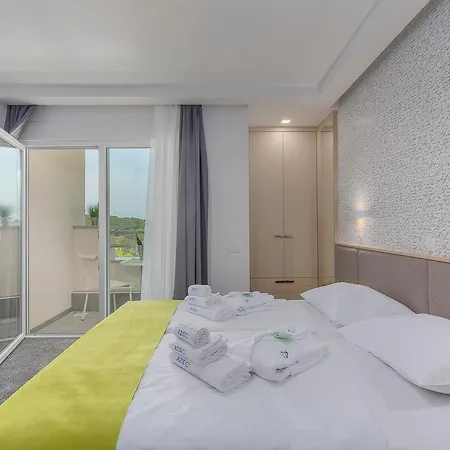 Adeo Hotel 4*