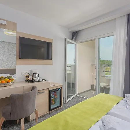Adeo Hotel