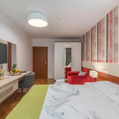 Hotel Adeo 4*