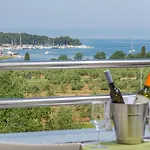 Adeo Hotel 4*