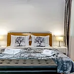 Adeo Hotel