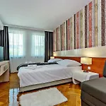 Adeo Hotel